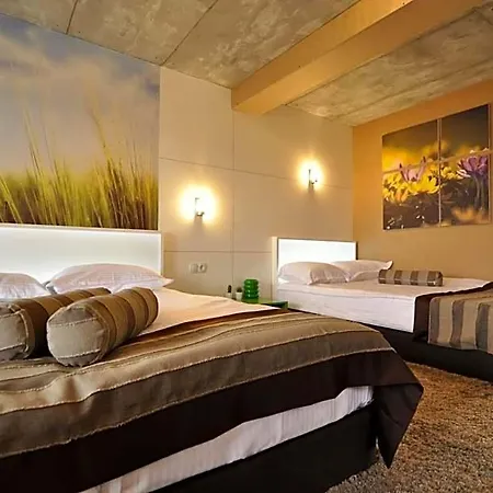 Otel Seasons Glavatarski Kŭrdzhali